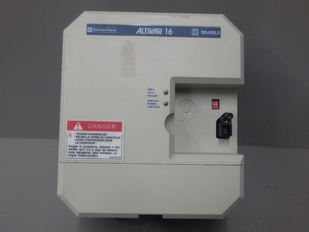 TÉLÉMÉCANIQUE  ATV16U29M2