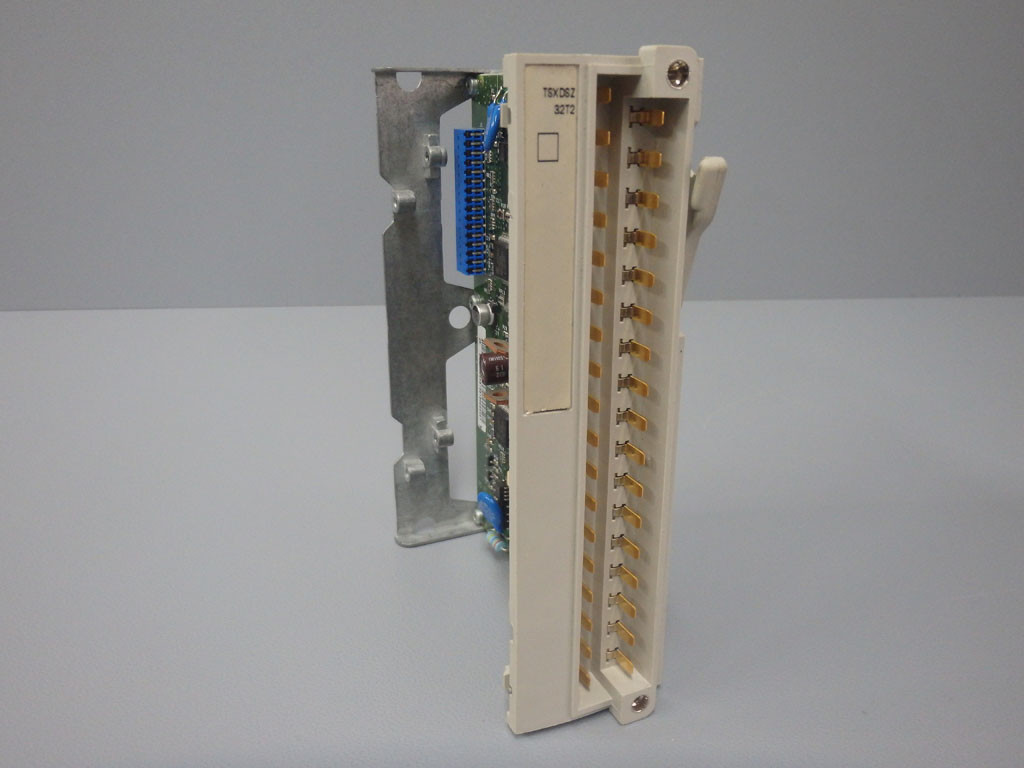 TÉLÉMÉCANIQUE  TSXDSZ32T2