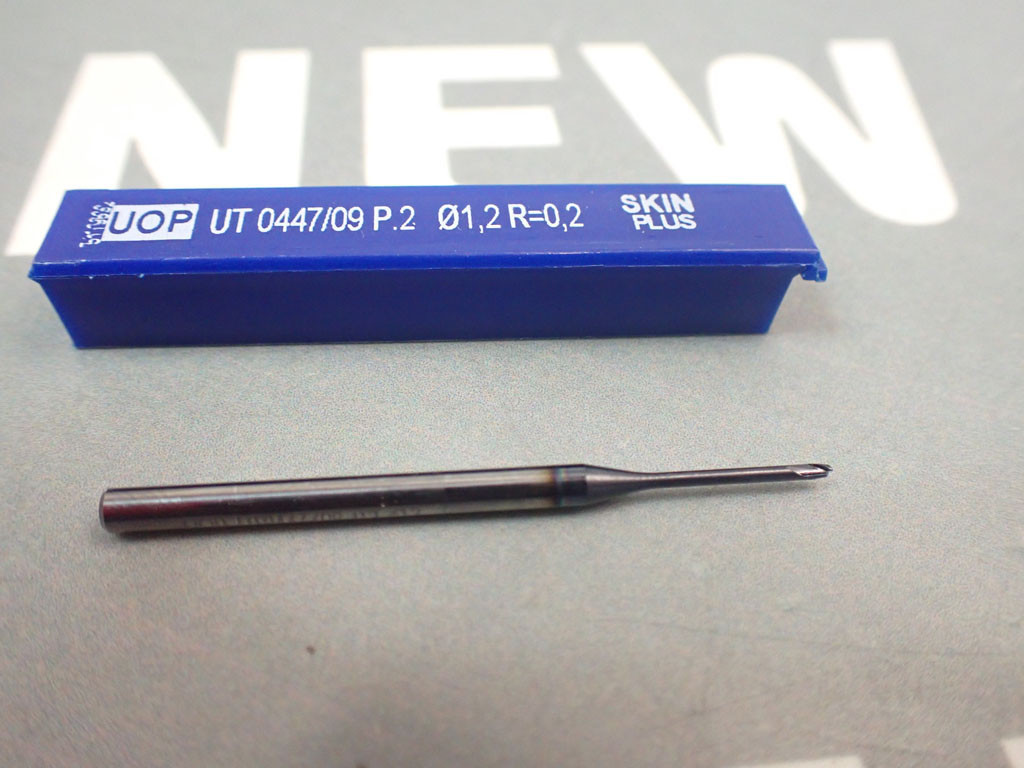 UOP UT0447/09P2