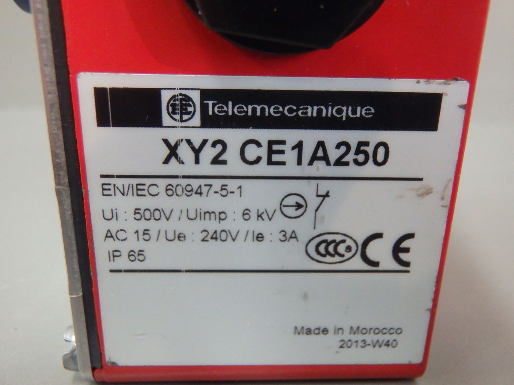 TÉLÉMÉCANIQUE  XY2CE1A250