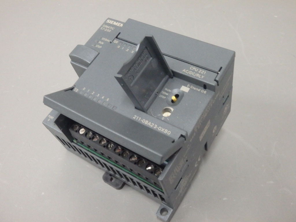 SIEMENS 6ES7211-0BA23-0XB0