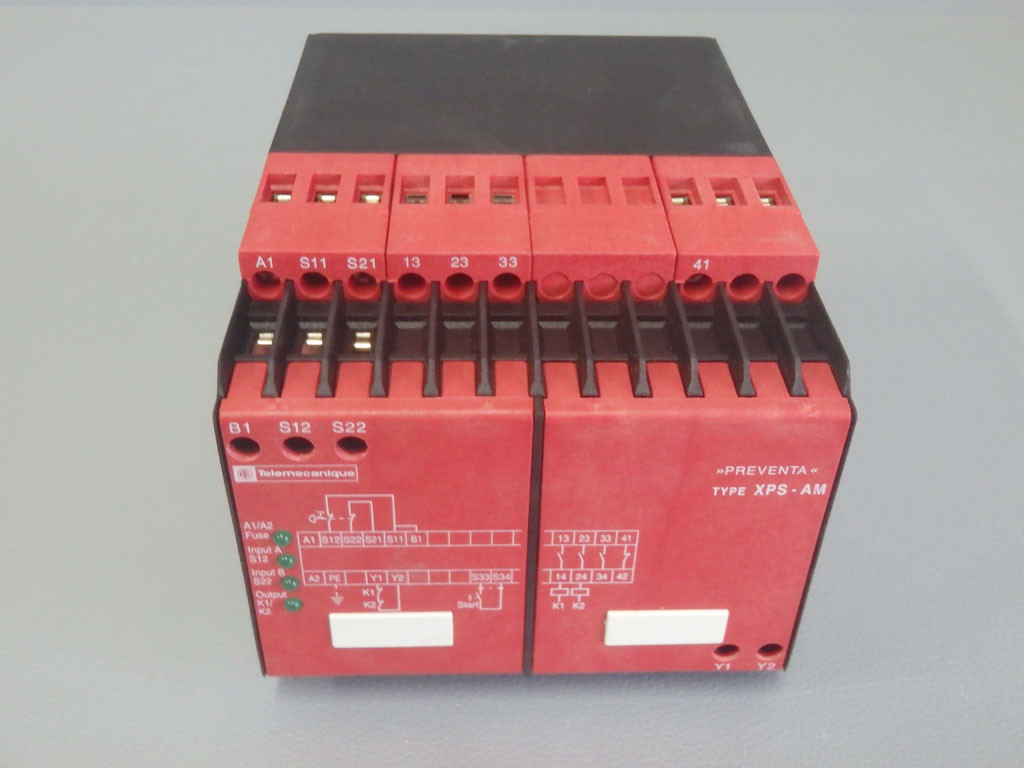 TÉLÉMÉCANIQUE  XPS-AM3740