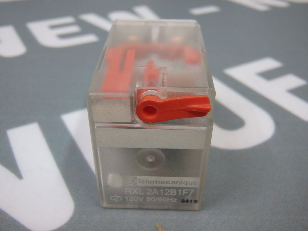 TÉLÉMÉCANIQUE  RXL2A12B1F7