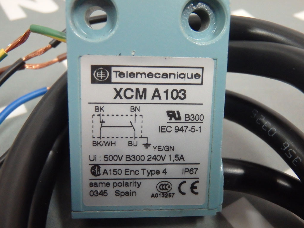 TÉLÉMÉCANIQUE  XCM-A103