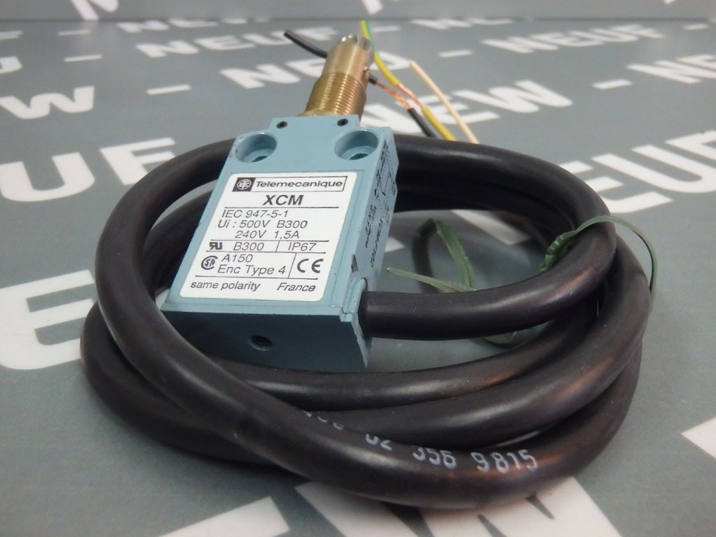 TÉLÉMÉCANIQUE  XCM-F102