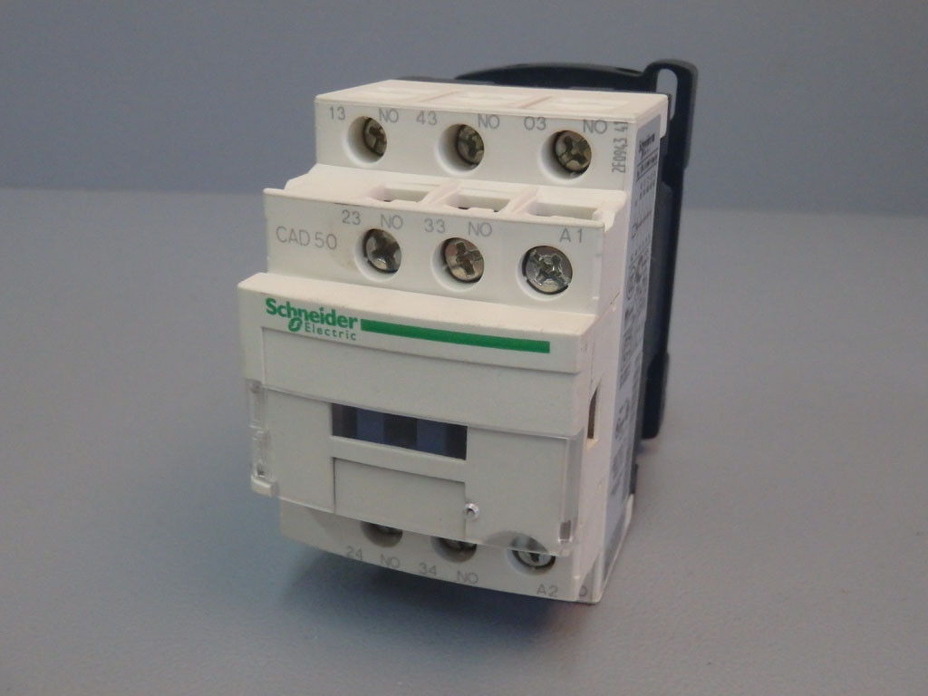 SCHNEIDER  CAD50FE7