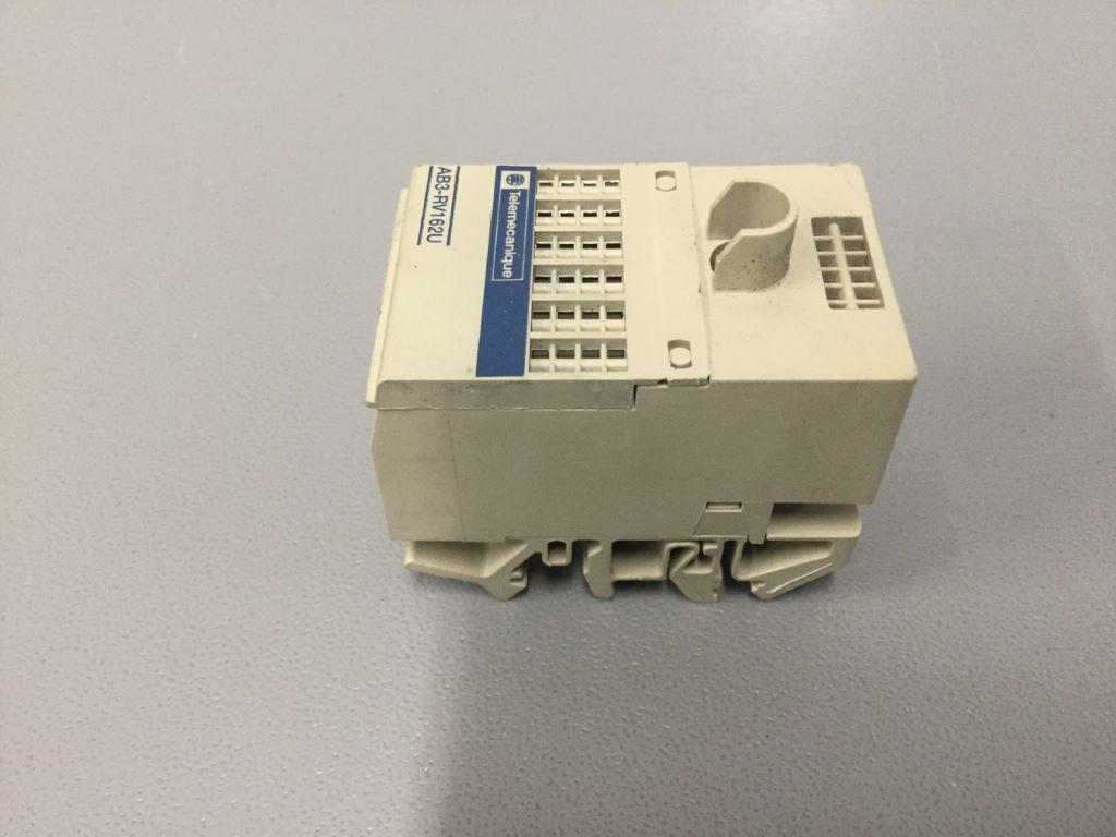 TÉLÉMÉCANIQUE  AB3RV162U