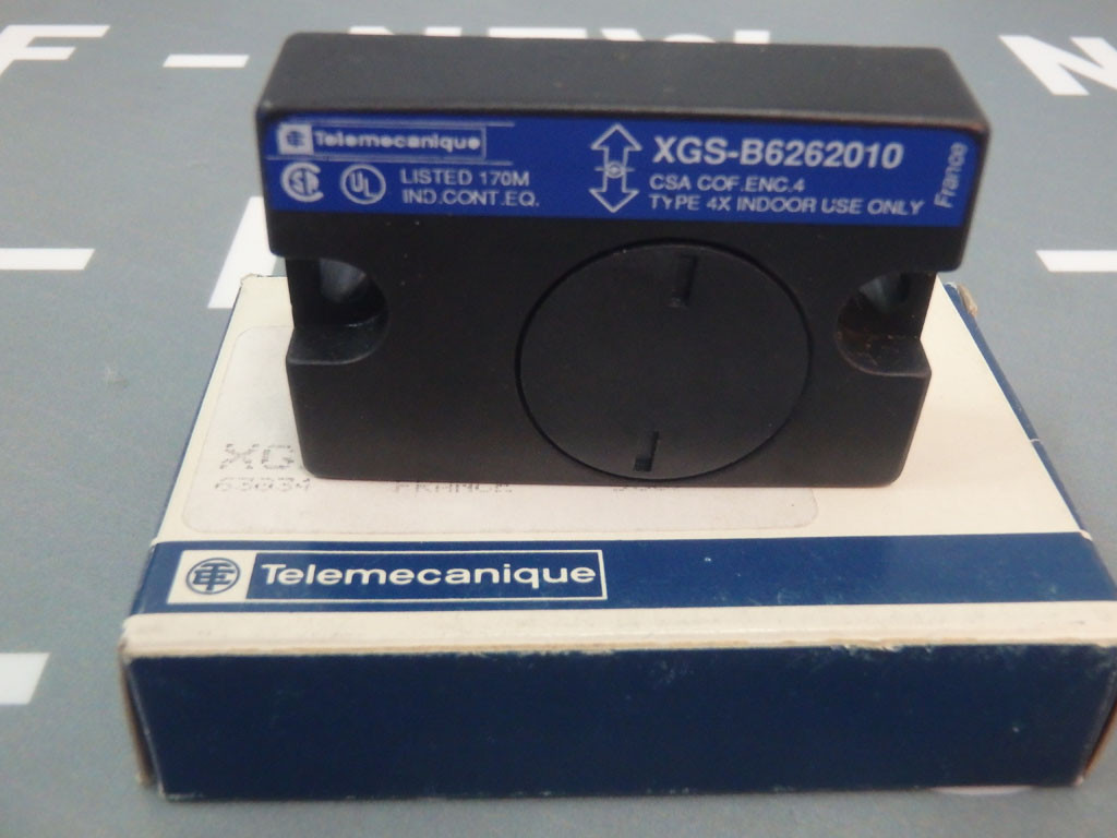 TÉLÉMÉCANIQUE  XGS-B6262010