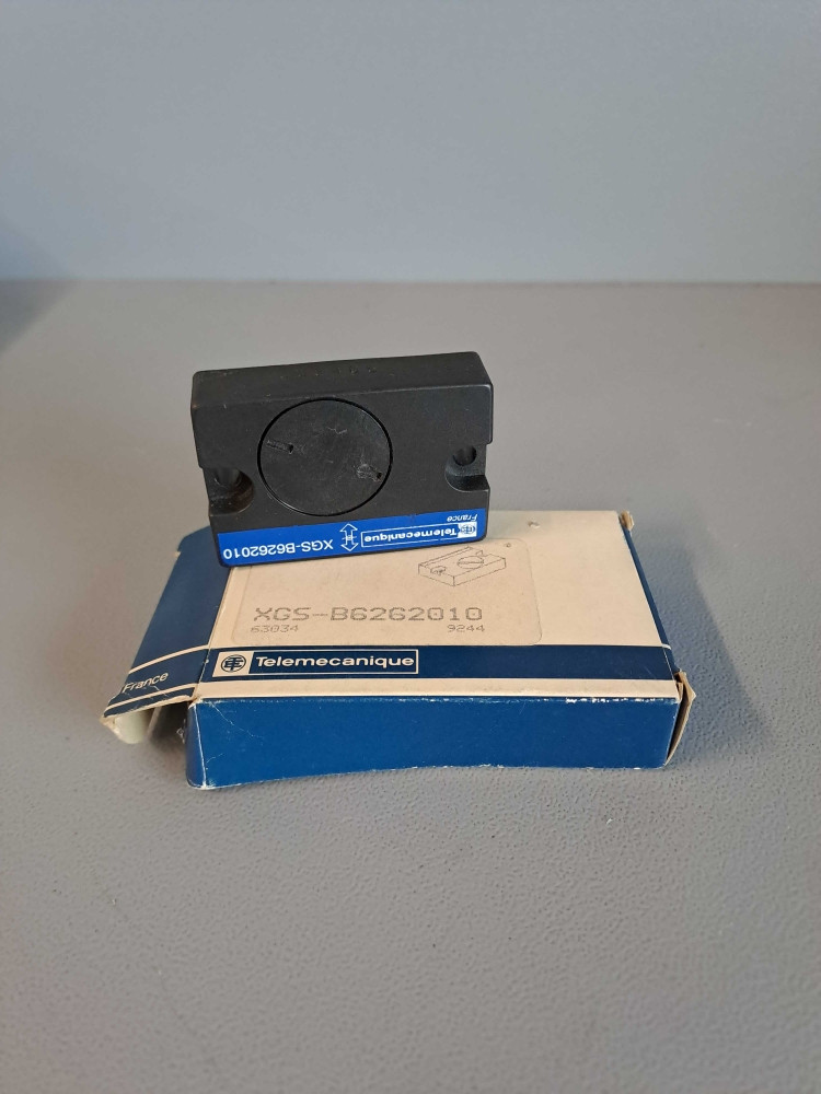 TÉLÉMÉCANIQUE  XGS-B6262010