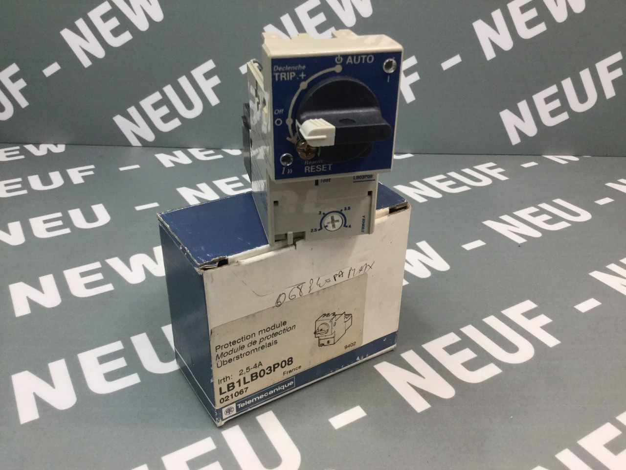 TÉLÉMÉCANIQUE  LB1LB03P08