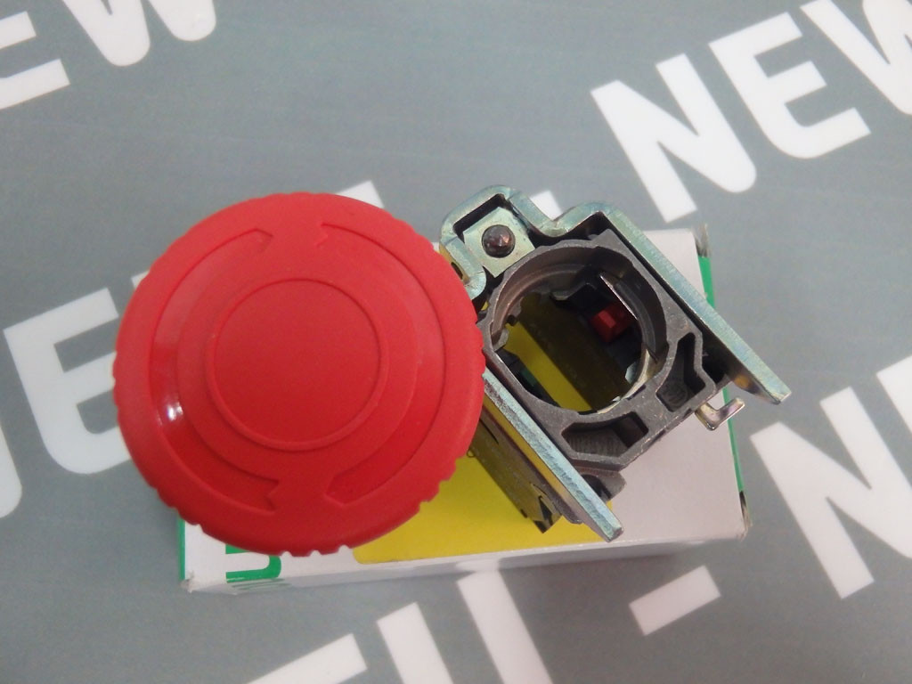 SCHNEIDER  XB4BS8445