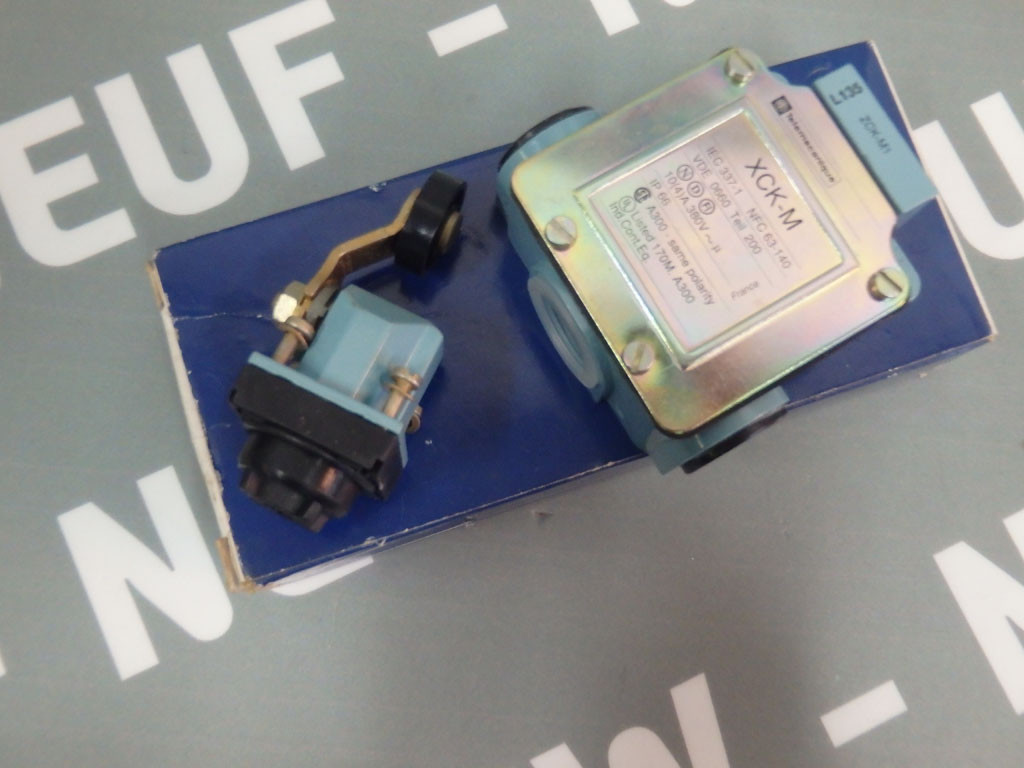 TÉLÉMÉCANIQUE  XCK-M115