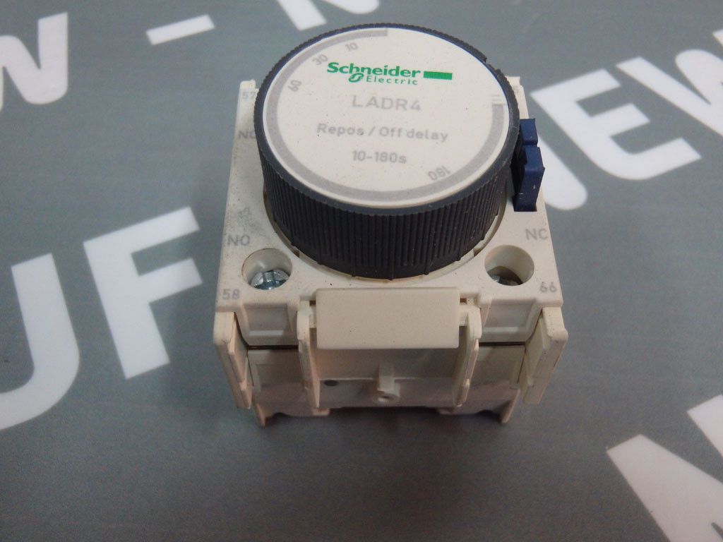 TÉLÉMÉCANIQUE  LADR4