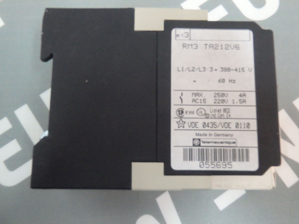 TÉLÉMÉCANIQUE  RM3TA212V6