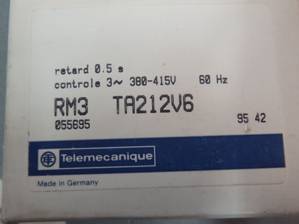 TÉLÉMÉCANIQUE  RM3TA212V6