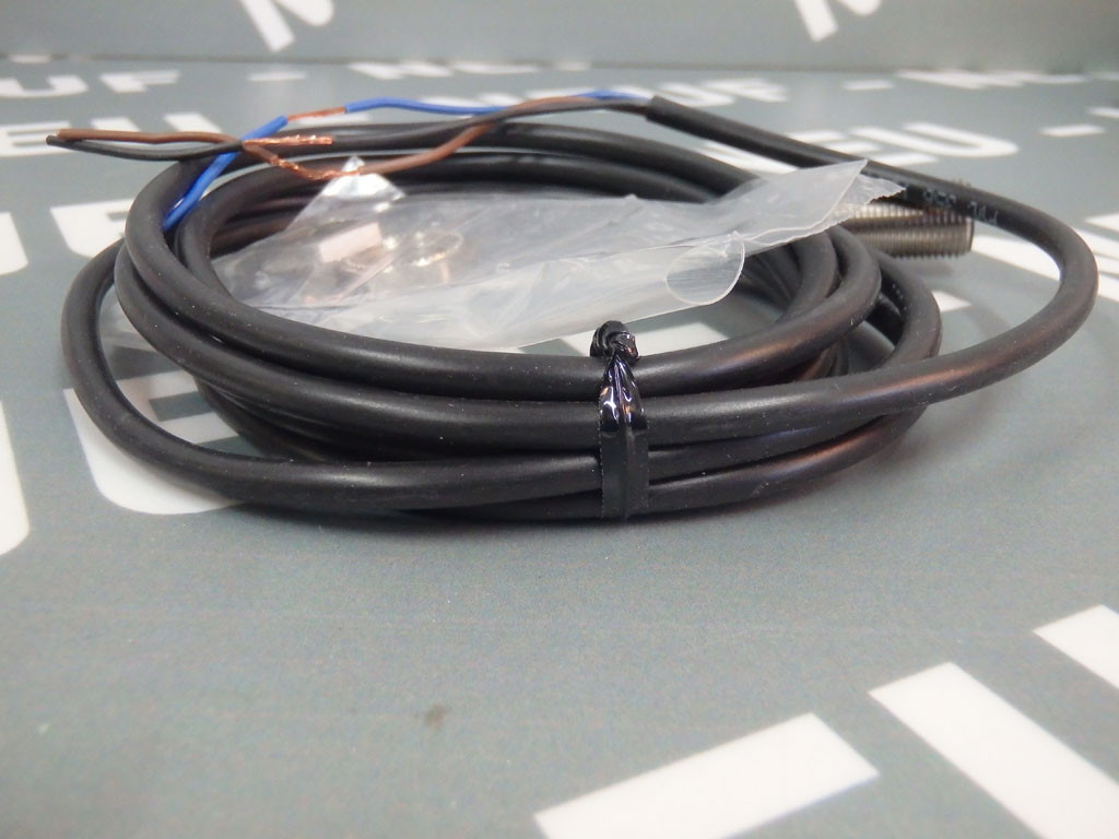 TÉLÉMÉCANIQUE  XS512B1PAL2