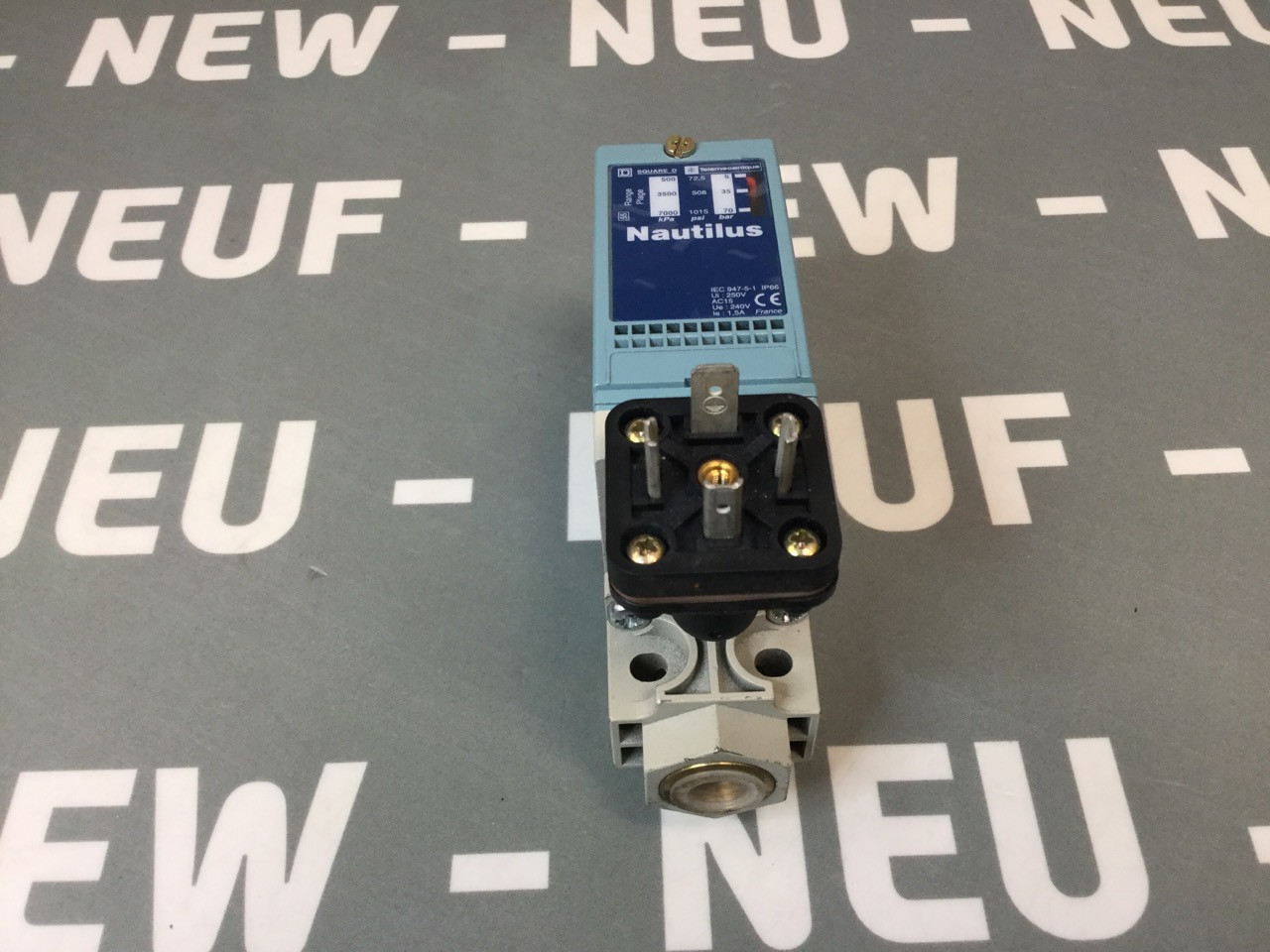 TÉLÉMÉCANIQUE  XML-A070D2C11