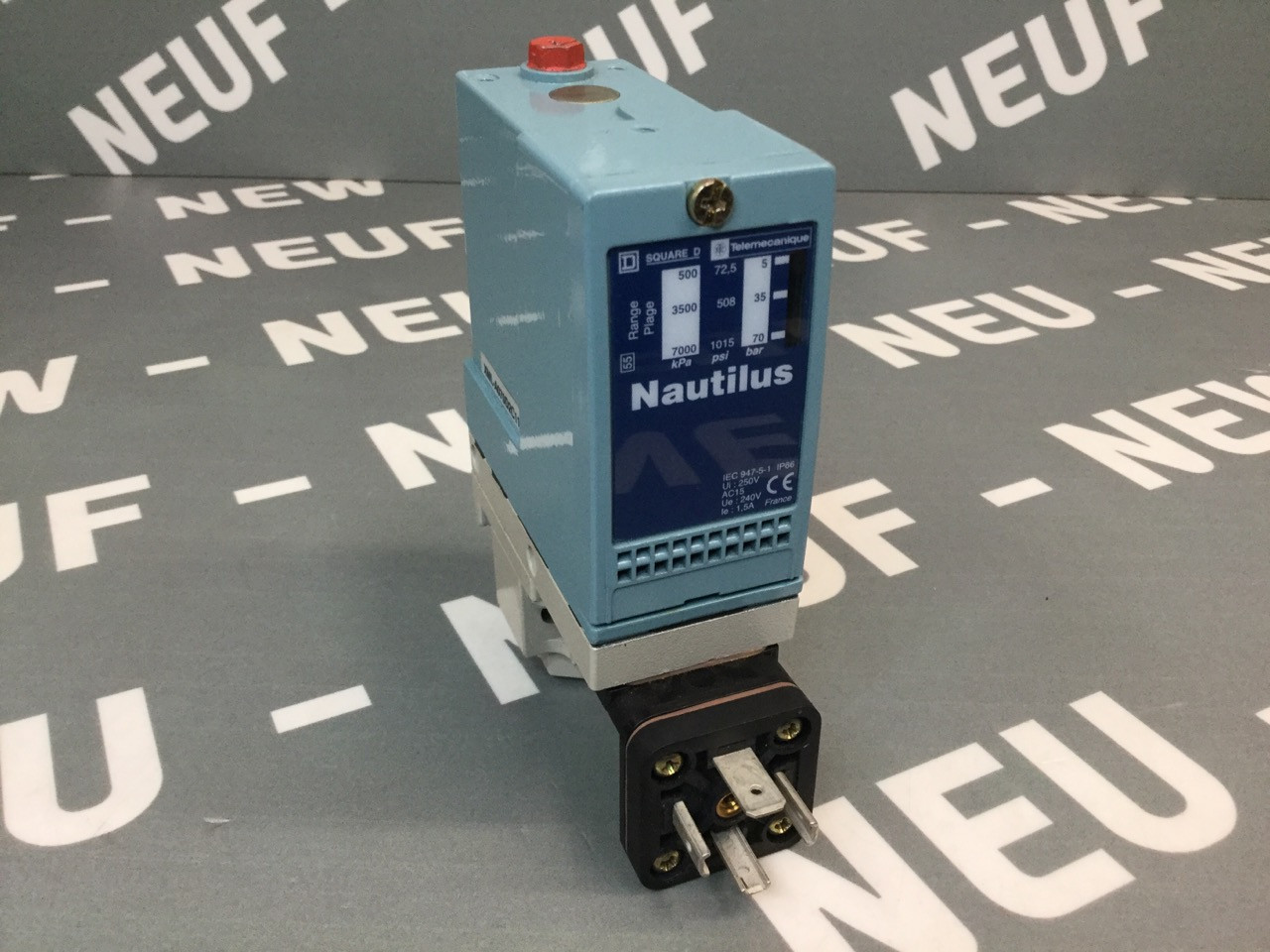 TÉLÉMÉCANIQUE  XML-A070D2C11