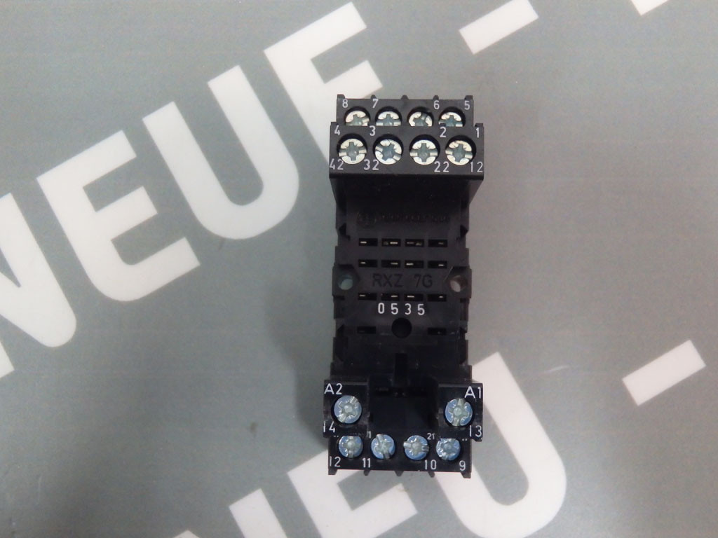 TÉLÉMÉCANIQUE  RXZ7G