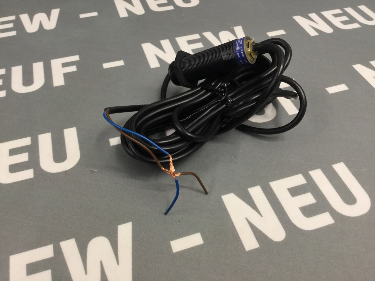 TÉLÉMÉCANIQUE  XS4P18B230L1