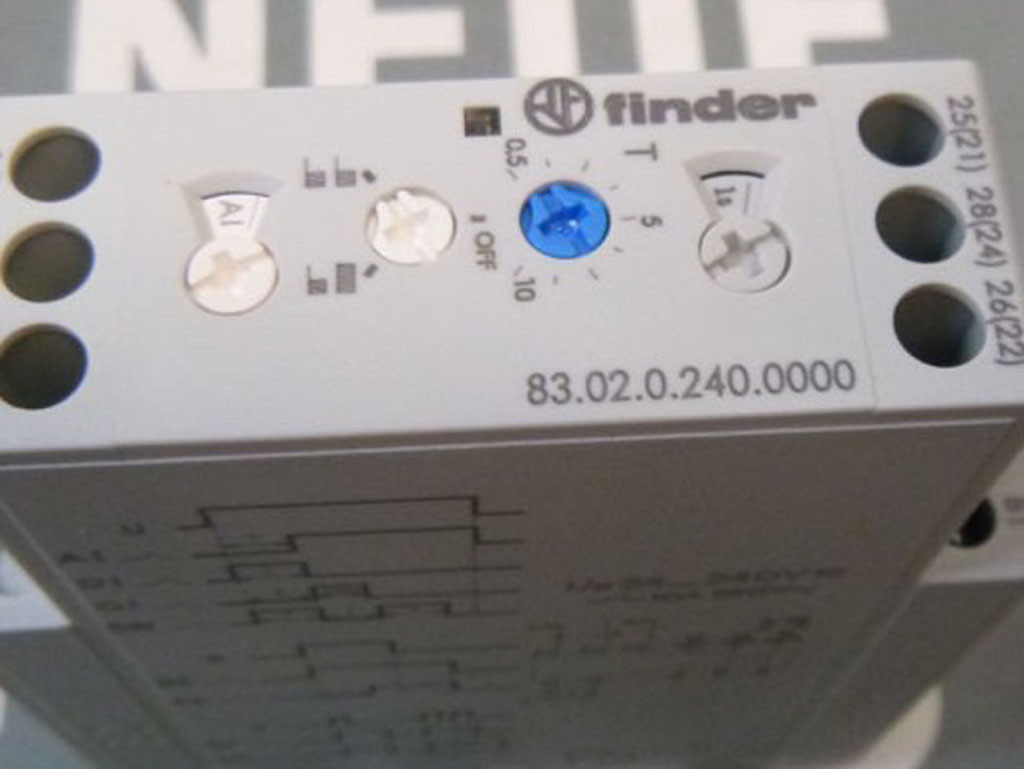 FINDER 83.02.0.240.0000