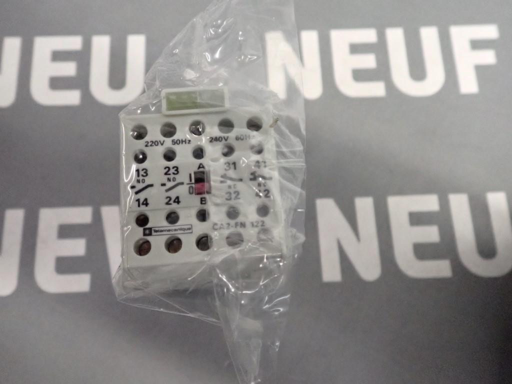 TÉLÉMÉCANIQUE  CA2FN122M