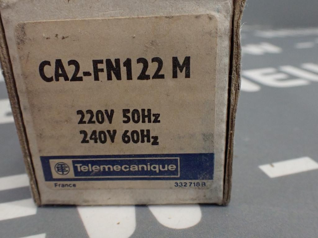 TÉLÉMÉCANIQUE  CA2FN122M