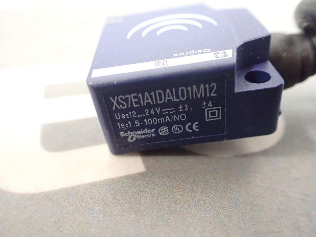SCHNEIDER  XS7E1A1DAL01M12