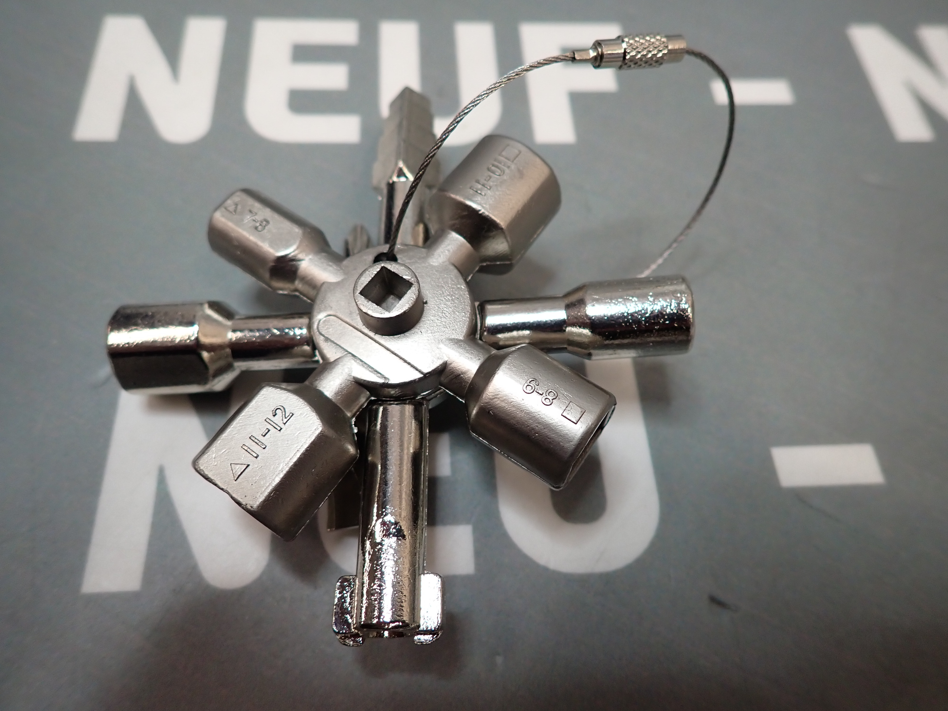 REI-INDUSTRY CLEFSUNIVERSELLESELECTRIQUES