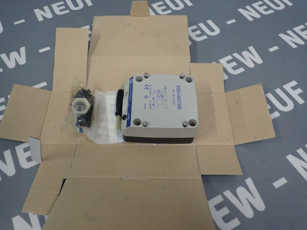 TÉLÉMÉCANIQUE  XSDH607339