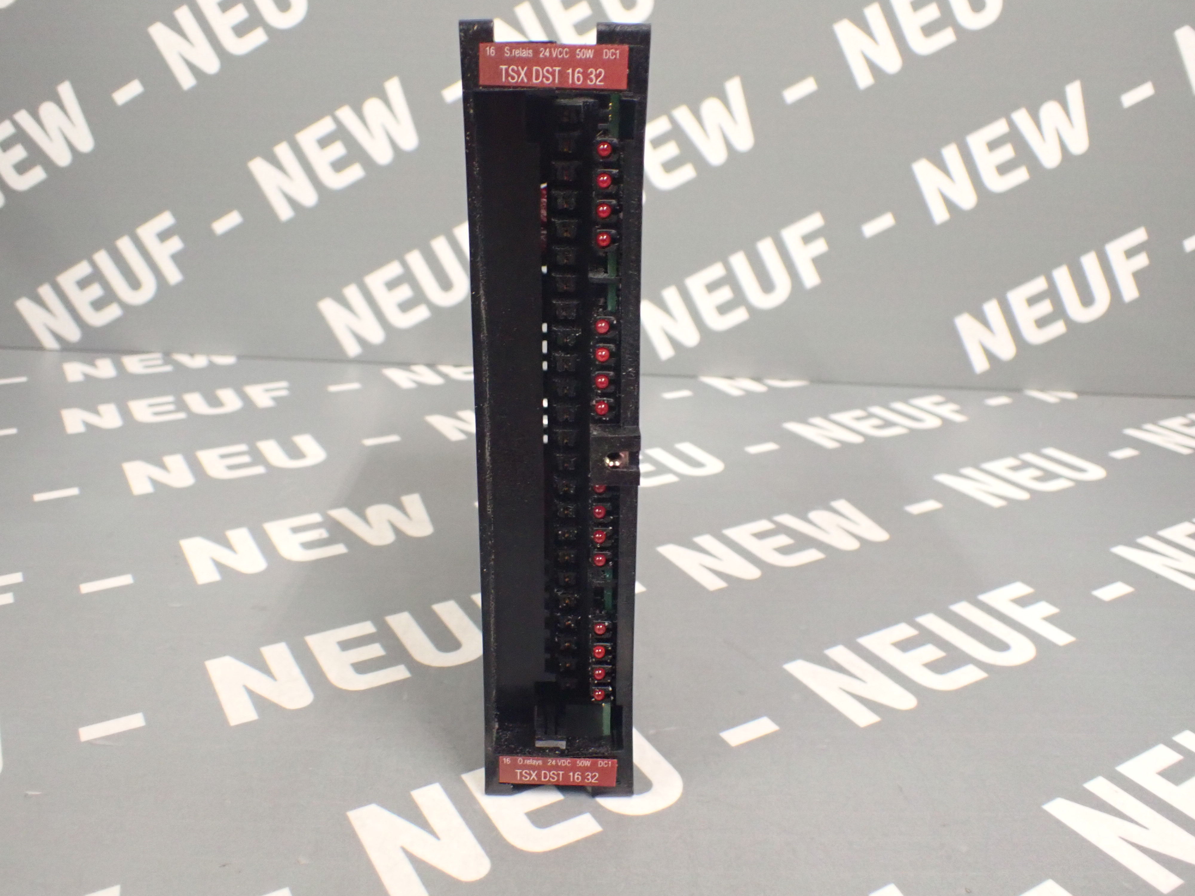 SCHNEIDER  TSXDST1632