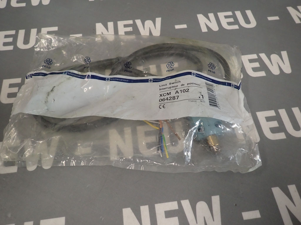 TÉLÉMÉCANIQUE  XCMA102