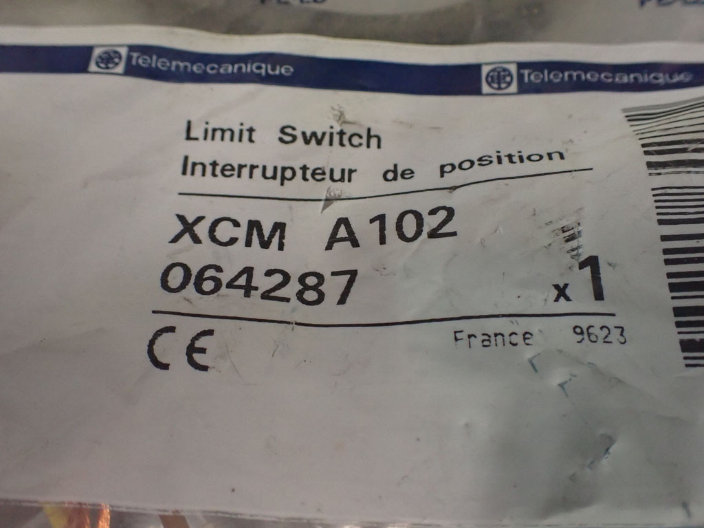 TÉLÉMÉCANIQUE  XCMA102