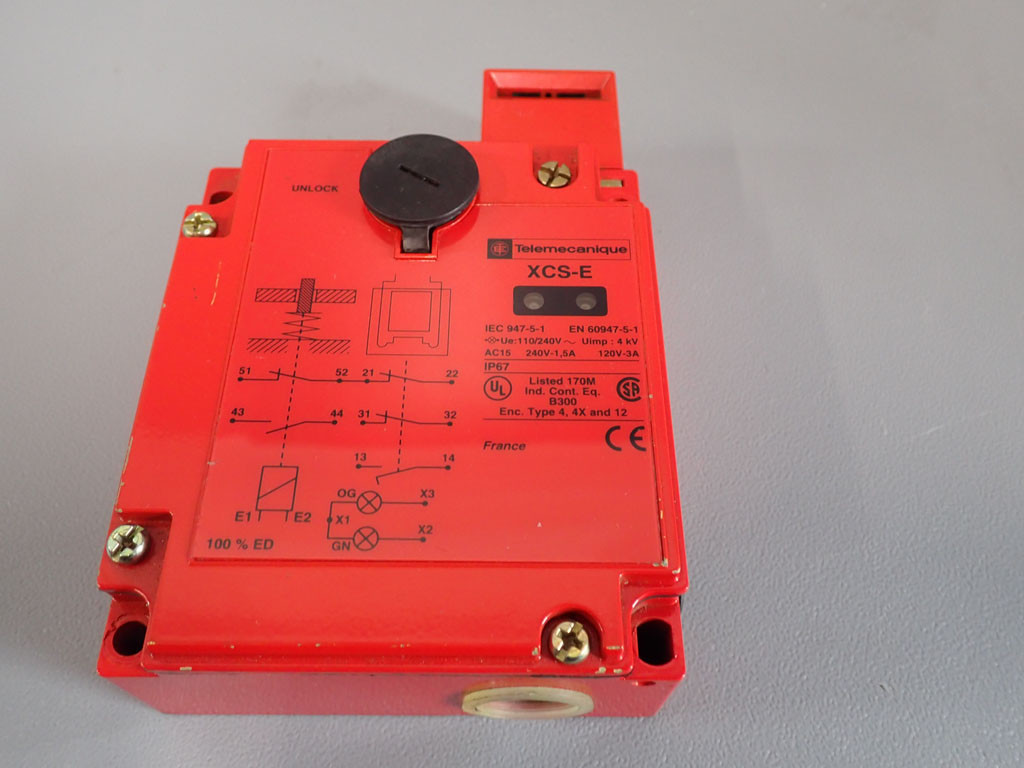 TÉLÉMÉCANIQUE  XCSE7331