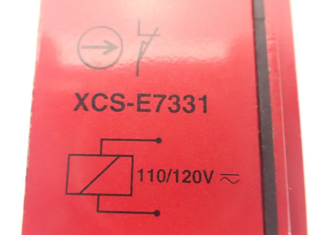 TÉLÉMÉCANIQUE  XCSE7331