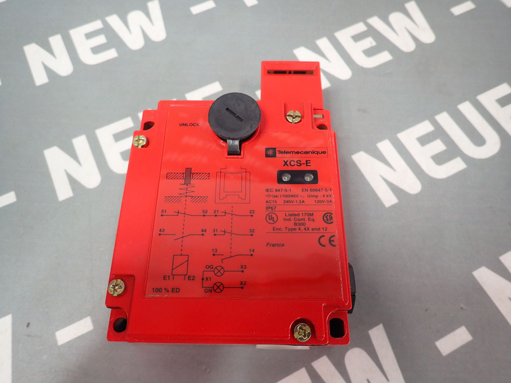 TÉLÉMÉCANIQUE  XCSE7341