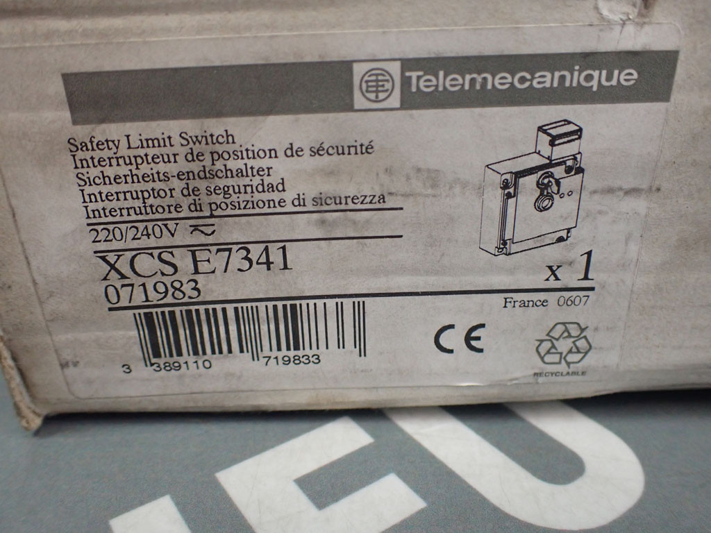 TÉLÉMÉCANIQUE  XCSE7341