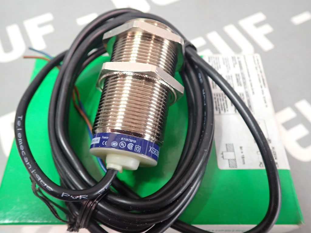 TÉLÉMÉCANIQUE  XS630B1MBL2