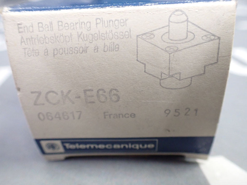 TÉLÉMÉCANIQUE  ZCKE66