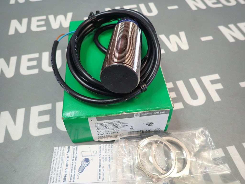 TÉLÉMÉCANIQUE  XSAV11801