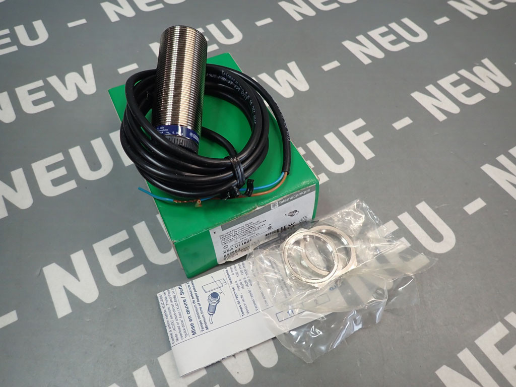 TÉLÉMÉCANIQUE  XSAV11801