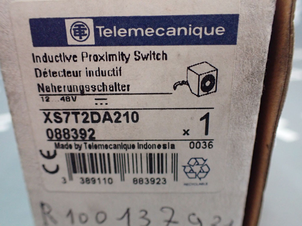 TÉLÉMÉCANIQUE  XS7T2DA210