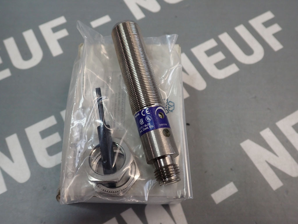 TÉLÉMÉCANIQUE  XU8M18MB230K