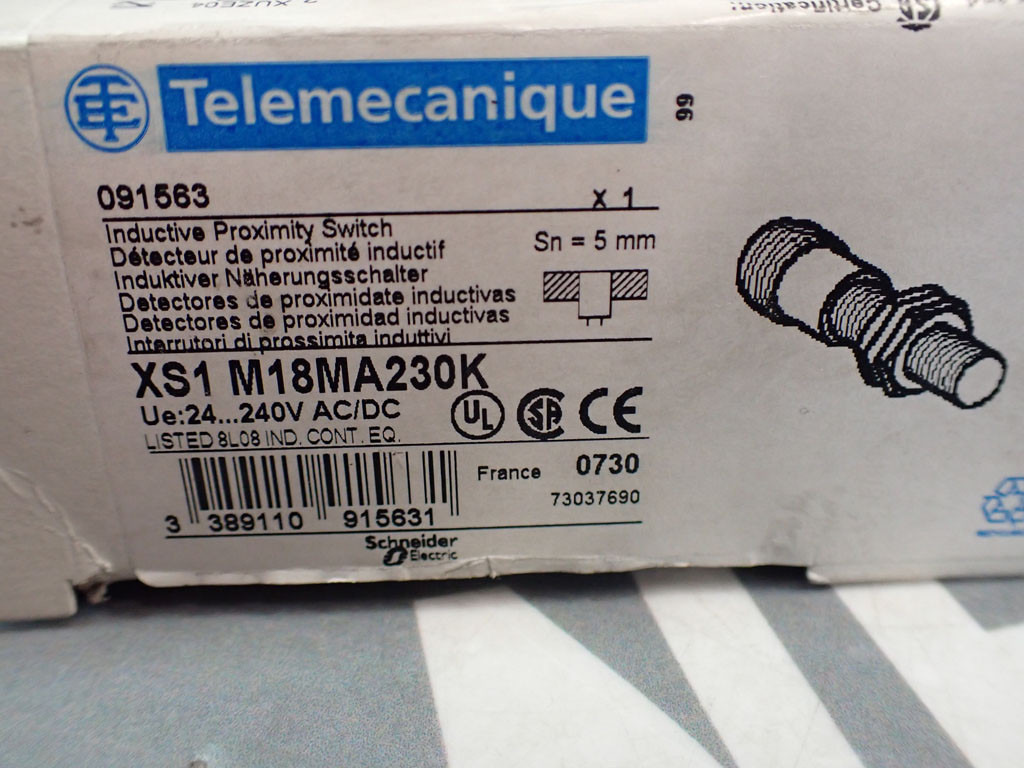 TÉLÉMÉCANIQUE  XS1M18MA230K