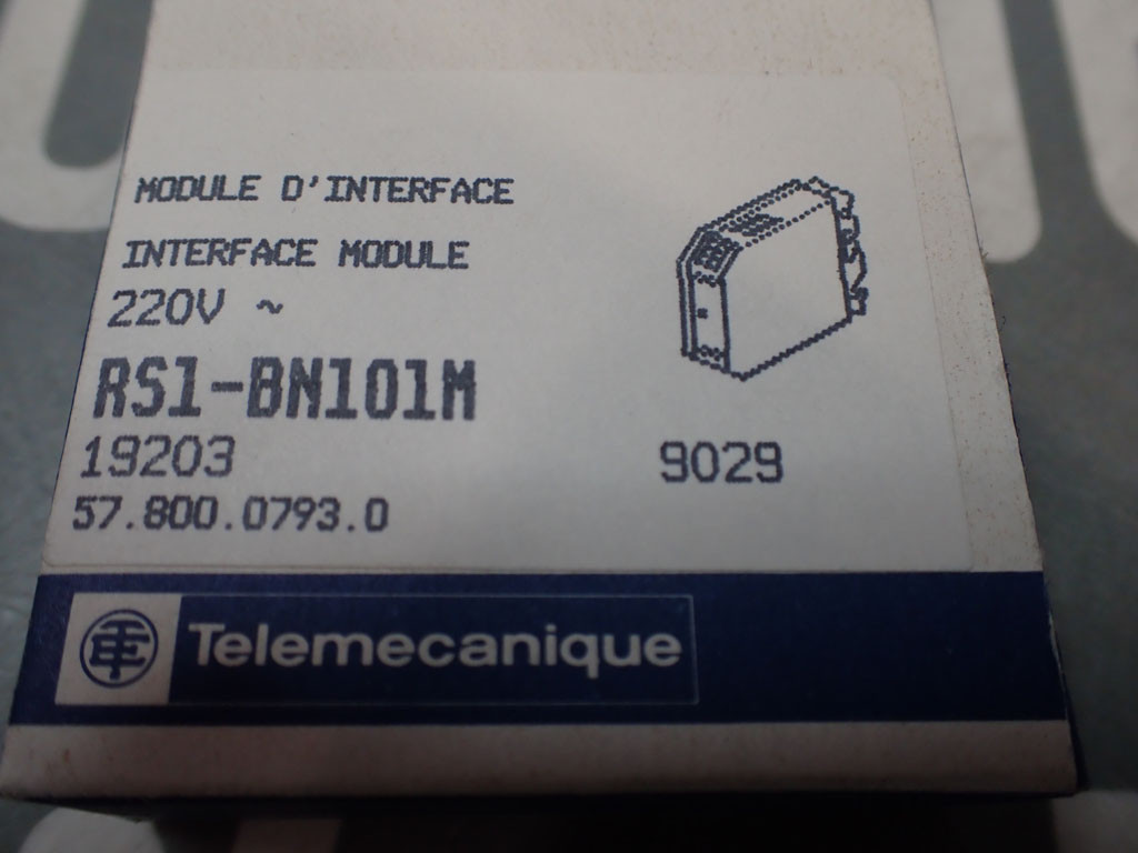 TÉLÉMÉCANIQUE  RS1-BN101M