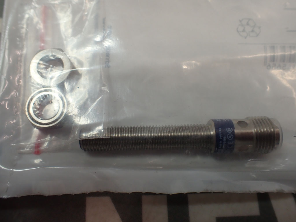 TÉLÉMÉCANIQUE  XS608B1PAM12