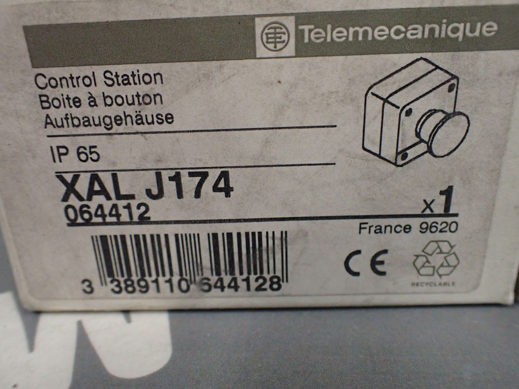 TÉLÉMÉCANIQUE  XALJ174