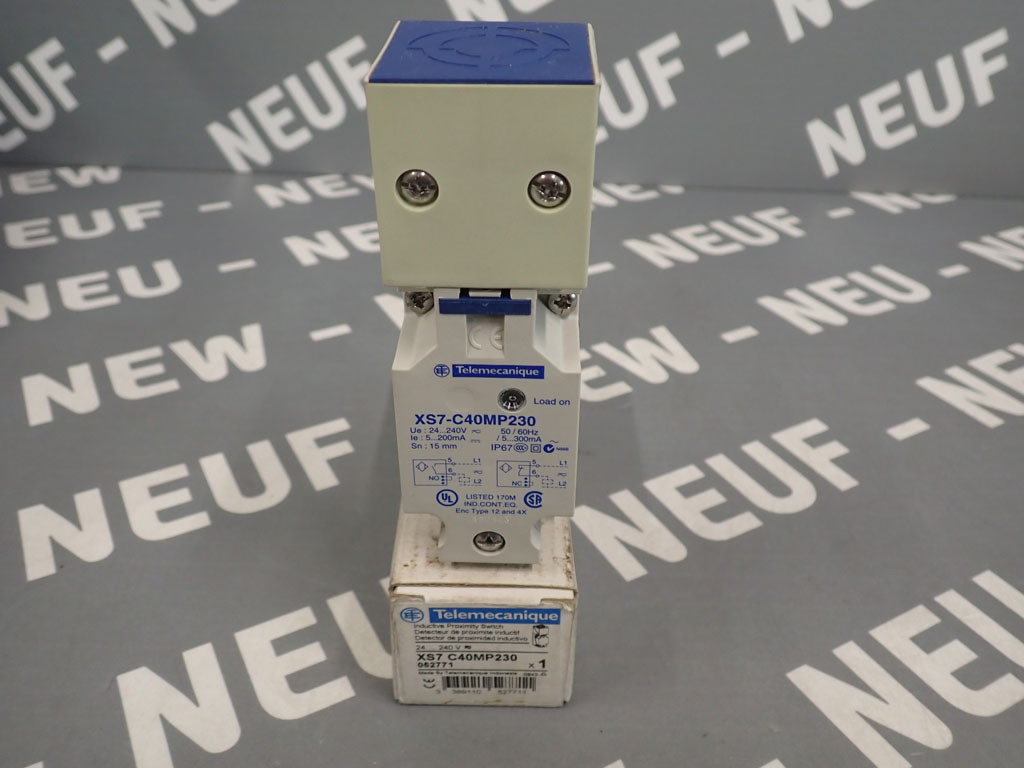 TÉLÉMÉCANIQUE  XS7C40MP230