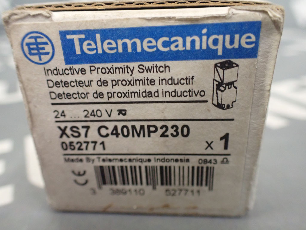 TÉLÉMÉCANIQUE  XS7C40MP230