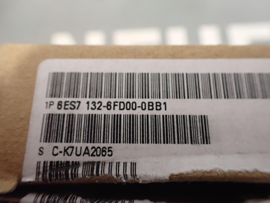 SIEMENS 6ES7132-6FD00-0BB1